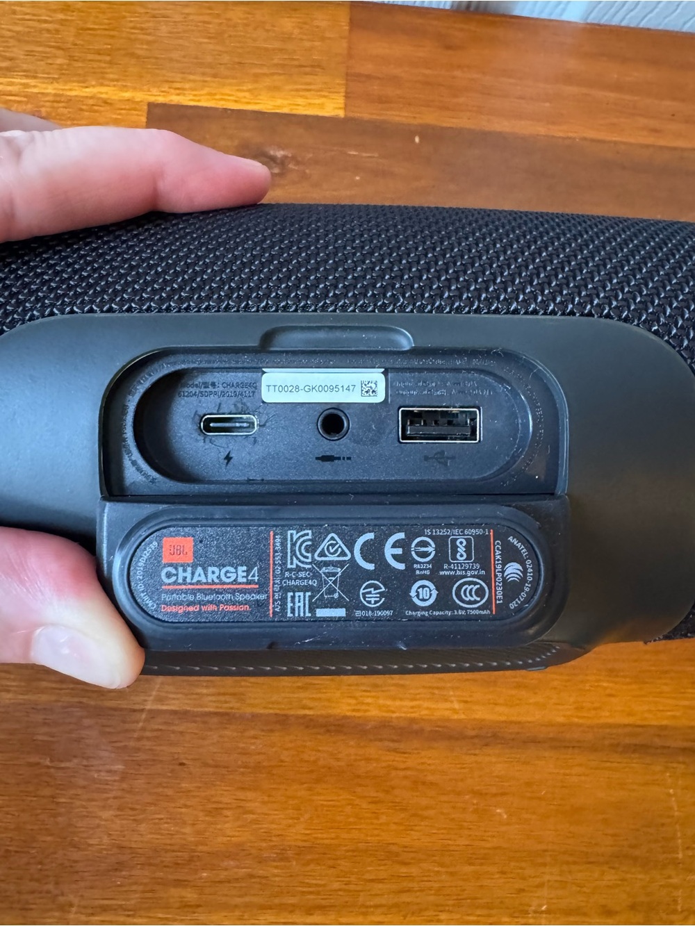 JBL Charge 4 - Portable Bluetooth speaker - Black - Picture 5 of 11
